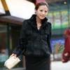 Cappotto di pelliccia di lusso da donna invernale spesso giacca sintetica calda manica lunga da donna soffice bianco nero capispalla femminile A41