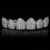 Design di lusso Diamond Denti Grillz Gold Vampire Fangs CZ Grillz per uomo Donna Top Bottom Grillz con barra di stampaggio