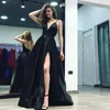 2018 Svart DEEP V-NECK A-Line Prom-kappor Spaghetti Straps Höga Slits Lång Backless Court Train Satin Formella Aftonklänningar