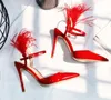 2018 neue frauen feder high Heels dünne ferse weiches pelz pumpen party schuhe patent leder pumpen hochzeit schuhe schnalle schuhe