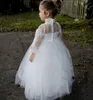 Güzel 2018 Yüksek Yaka Uzun Kollu Çiçek Kız Elbise Düğün İçin Dantel Aplike Prenses Doğum Günü Beyaz İlk Komünyon Elbise EN2058
