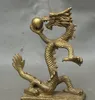 Folk cinese FengShui Copper Brass Anno Zodiac Dragon Gioca Ball Statue Figurine