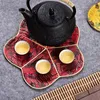 Sottobicchiere da tè di lusso in fiore di ciliegio Tavolo da pranzo Tappetino per tazza Tovaglietta da caffè vintage in seta cinese Tovaglietta protettiva semplice alla moda 26x26 cm