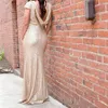 2020 Bling Sequins Mermaid Bridesmaid Dresses Jewel Neck Korta Ärmar Baklösa Lång Golv Längd Arabisk Maid of Honor Wedding Guest Goods