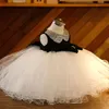 Robe de bal blanche et noire robes de demoiselle d'honneur robe de bal en tulle avec paillettes robe de demoiselle d'honneur robe de soirée de mariage images réelles