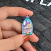 Miss Zoe Cartoon Detergent Verwijderen Repellent Stijl Emaille Pins Badge Denim Jasje Sieraden Geschenken Broches voor Dames Mannen