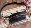 المرأة حقيبة جلدية الحب القلب V Wave نمط الخصر حقائب فاخرة مصمم الرجال حزام الكتف سلسلة نسائية Crossbody Handbags