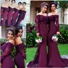 2018 Billiga Burgundy Mermaid Long Bridesmaid Dresses Sexig Off Shoulder Lace Applique Beaded Party Gowns Maid Dress Plus Storlek Anpassad Made