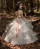 2018 camadas de flor menina vestidos de baile Bateau Cap manga longa até o chão meninas pageant vestidos com Applique Beads para festa de casamento