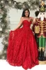 Czerwona koronkowa koronka eleganckie formalne suknie wieczorowe 2021 bez ramiączek otwarte plecy Ruched Red Dywan Dress Prom Dresses Długie Tanie Formalne Suknie