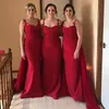 Röd spaghetti spets och satin brudtärna klänningar för bröllop plus storlek mantel sweep train piga av ära kappor skräddarsydda brudtärna klänning