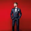 Nowa Granatowa Blue Wedding Tuxedos Slim Fit Garnitury Dla Mężczyzn Groomsmen Garnitur Trzy Kawałki Tanie Prom Formalne Męskie Garnitury (Kurtka + Spodnie + Kamizelka + Krawat)