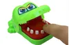 Frete grátis 10 Crocodilo dedo morder pequenos brinquedos Criativo brinquedos para crianças Presentes Alunos Promoções prêmio