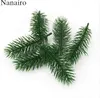 Billiga 50pcs Artificial Plants Pine Branches Julgran Bröllopsdekoration DIY Handcraft Tillbehör Barn Presentbukett