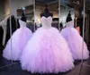 2018 Ny lavendel quinceanera klänningar bollkakor Korsettkristaller pärlor Ruffles Tulle spets upp Back Pageant-klänningar för tjejer Q43