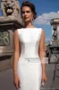 サテンマーメイドのウェディングドレス2018 Bateauボートネックノースリーブフィットロングシース、取り外し可能な電車の弓Vバックプラスサイズの花嫁のガウン