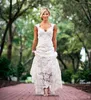 Abiti da sposa in pizzo pieno aperto indietro Una linea Pluging scollo a V maniche ad aletta Abiti da sposa Taglia personalizzata Abiti da sposa da giardino country248D