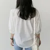 Chemise femme 2018 nueva moda de verano camisas bordadas con flores camisa blanca de media manga Blusa de algodón con cuello en V tops casuales para mujer