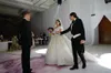 Luxury Ball Gown Bröllopsklänningar från axeln Lace Appliques Ruffle Sweep Train Plus Storlek Bröllopsklänning med Petticoat Bridal Grows