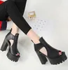 Open Toe Estate Scarpe Delle Donne di Cuoio Nero Piattaforma Cerniera Posteriore Gladiatore Sandali Donna Estremo Tacchi Alti Colori Solidi