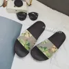 Designer Klassiska pool tofflor M￤n kvinnor unisex gr￶na blommor blomma tryckt duk glider sandaler platt loafers med gjuten gummi fotb￤dd