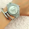 Moda Quartz Brand Watches Women Girl Crystal Triangle Style Dial Dial Band Metal Wrist Watch GS6831-1255Y