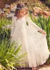 2020 Praia Flor Girls' Lace Vestidos Branco Marfim Primeira Comunhão Vestidos para a menina V-Neck manga comprida A-Line Crianças vestido de casamento