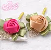 Boutonnière de mariée en satin Rose, tenant des fleurs, fournitures de mariage, commerce extérieur