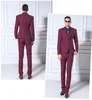 Slim Fit Burgundia Groom Tuxedos One Button Center Vent Men Wedding Blazer Mężczyźni Formalne Prom Dinner Business Garnitury (kurtka + spodnie + krawat + kamizelka) 1021