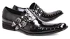 Hot Koop Bourgondië Mens Designer Schoenen Beaded Gesp Lederen Rhinestones Mannen Bruiloft Schoen Punte Toe Mens Casual bezaaid Loafers