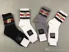 Herren-Designer-Socken mit Tiger-Stickerei, 2 weiß + 1 schwarz + 1 grau, mit Originalverpackung, gestreifter Jacquard, Unisex-Sportsocken aus Baumwolle, 4 Paar/Karton