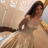 foto taglie Perline con perline Abiti da sposa Abiti da sposa Scollo a barca con spalle scoperte Maniche lunghe Abiti da sposa formali in raso con perline Abiti dolci HY158