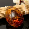 Kiwarm Hot Sale 5 * 4cm Vacker Amber Butterfly Insekter Sten Hängsmycke Halsband Ädelsten för DIY Smycken Hängande Hantverk