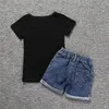 Vêtements pour bébés filles 2018 Ensembles de vêtements pour filles d'été Lettre T-shirt noir Tee + Short en jean 2PCS Ensembles de vêtements pour enfants Vêtements pour enfants 1-6 ans