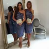 Дешевые темно-синие простые блестящие блестящие оболочки подружки невесты на одно плечо длиной до колен свадебный гость официальные платья подружки невесты