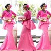 Hot Pink Aso Ebi Meerjungfrau Ballkleider 2018 V-Ausschnitt Sheer Spitze Halblange Ärmel Abendkleider Schößchen Frauen Party Formelles Kleid