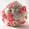 2018 Nova Bouquets de casamento pérola strass Artificial cetim Rosas Posy Broche Bouquet para nupcial da dama de honra Custom Made CPA1543