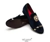 Nova Moda Top De Ouro e Toe De Metal Dos Homens de Veludo Vestido sapatos italiano mens vestido sapatos Handmade Loafers AXX668