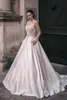 Bridal Satin mia robe en dentelle appliquée robes de mariée sans dos