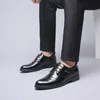 Designer-Herrenformelle Schuhe italienische Marke Büroschuhe Männer Hochzeitsschuhe Männer Herrenschuh Zapatos de hombre de vestir lässige Chaussures homme