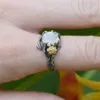 ROMAD Vintage Mondstein ring für Frauen Schwarz Kostüm Schmuck Gold Blume Finger Ring Weiblichen schmuck anillos mujer R4