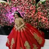 Gorgeous Dubai Princess Engagement Dress Golden Lace Appliques Ball Gown Aftonklänningar Fascinerande Red Long Evening Gowns 2018 Prom Dress