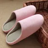 Warm Soft Indoor Floor Slippers Dames / Mannen Schoenen Gestreepte Doek Bodem Winter Warm Home Schoenen Universele Paarliefhebbers Pluche Home