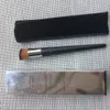 Кисть Backstage Finish Fluid Foundation Brush 12 Аэрограф для лица Жидкие и кремообразные основы Одиночные кисти для макияжа в упаковке с полным покрытием C6419530