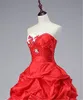 Nieuwe elegante baljurk Red Black Borduurwerk Quinceanera Jurken 2018 voor 15 jaar Sweet 16 Prom Party Prom-jurk QC1002