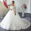 Robes de mariée de luxe en dentelle robe de bal une ligne hors épaule balayage train robes de mariée avec dentelle appliques plus la taille robes de mariée DH4114