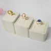 3pcs / set Schmuckkästchen und Verpackung Fashion Jewelry Display Ständer für Ring-Halter-Samt Display Rack auf Trauringe Turm