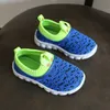 2018 Nya Mjuka Barnskor Baby Boy Girl Shoes Candy Color Woven Fabric Air Mesh Barn Casual Sneakers för Boys Girls