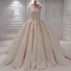 Abiti da sposa affascinanti con perline di Dubai con spalle scoperte Petali di pizzo applique Abito da ballo Abito da sposa Abiti da sposa soffici principessa dell'Arabia Saudita