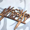 Personalisierter Hochzeitstortenaufsatz aus Holz, personalisierter rustikaler Hochzeitstortenaufsatz, Mr und Mrs Topper